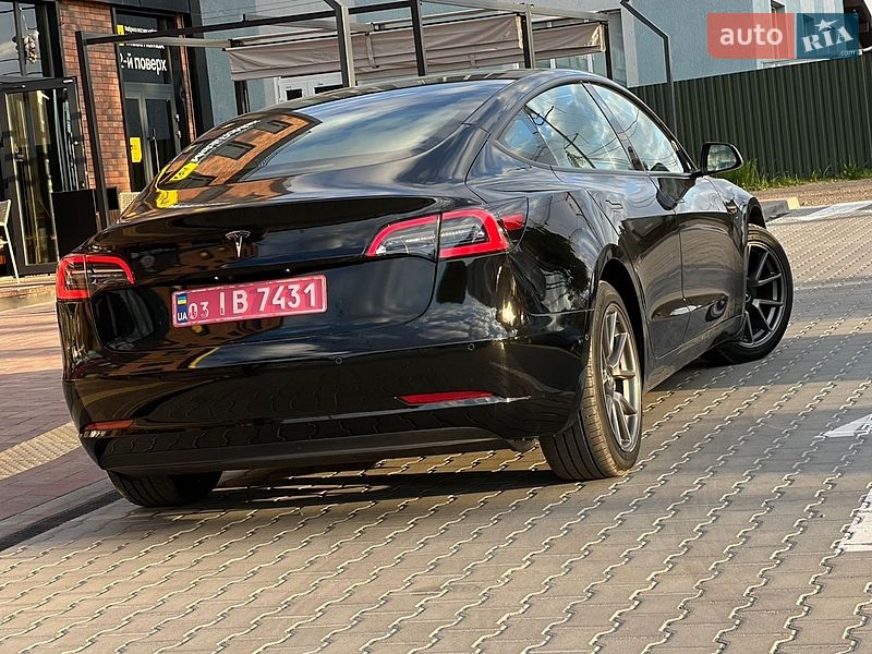 Седан Tesla Model 3 2021 в Вінниці