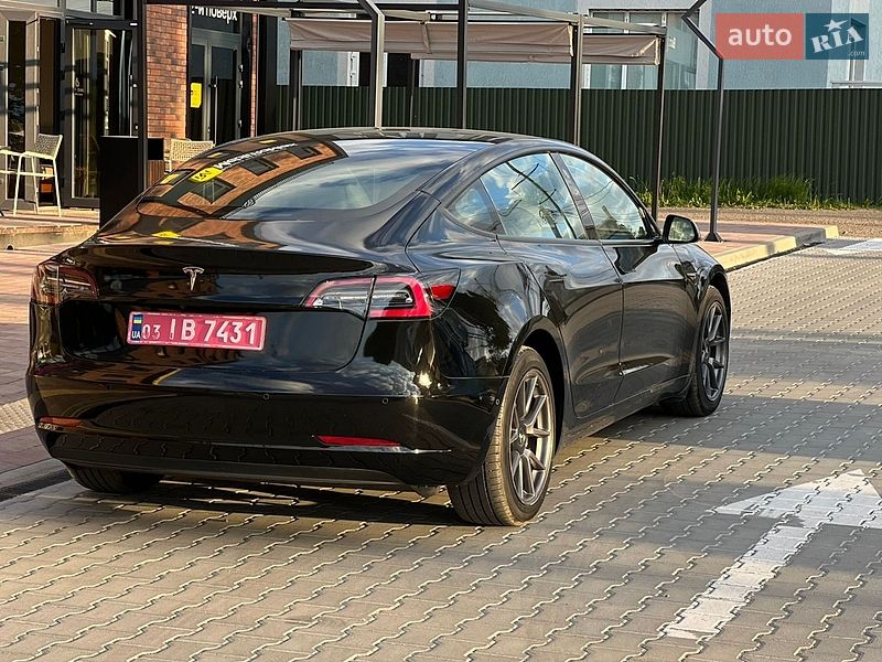 Седан Tesla Model 3 2021 в Вінниці