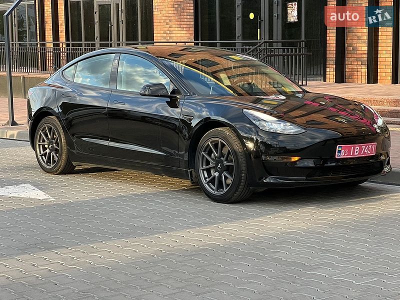 Седан Tesla Model 3 2021 в Вінниці