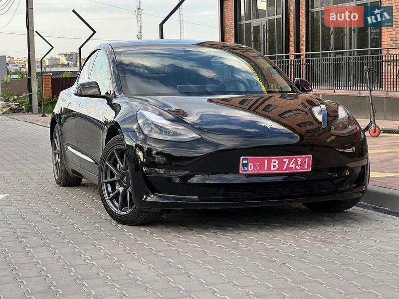 Седан Tesla Model 3 2021 в Вінниці