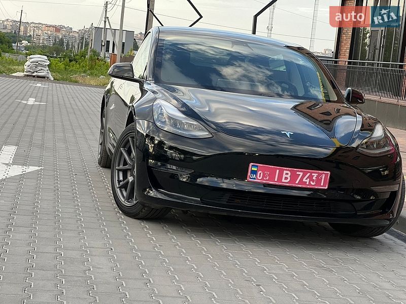 Седан Tesla Model 3 2021 в Вінниці