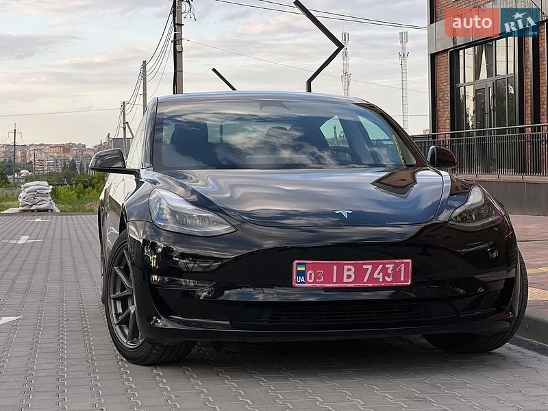 Седан Tesla Model 3 2021 в Вінниці