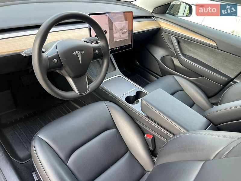 Седан Tesla Model 3 2021 в Вінниці