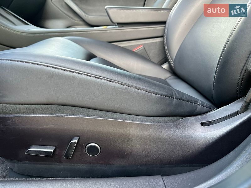 Седан Tesla Model 3 2021 в Вінниці