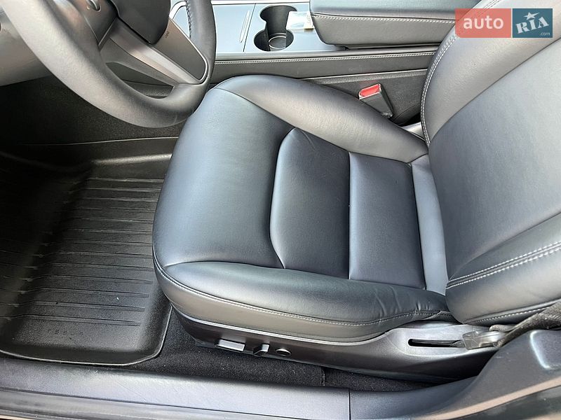 Седан Tesla Model 3 2021 в Вінниці