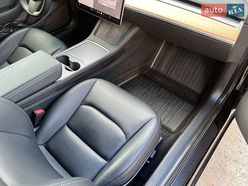 Седан Tesla Model 3 2021 в Вінниці