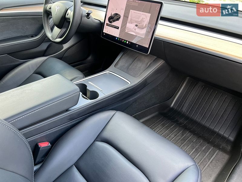 Седан Tesla Model 3 2021 в Вінниці