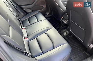 Седан Tesla Model 3 2021 в Вінниці