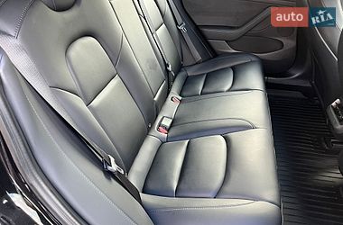 Седан Tesla Model 3 2021 в Вінниці