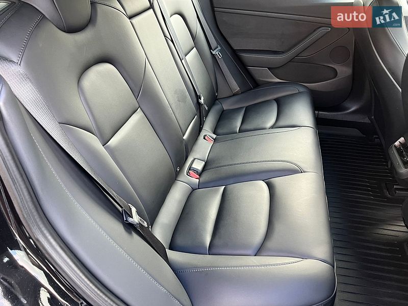 Седан Tesla Model 3 2021 в Вінниці