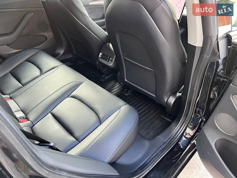 Седан Tesla Model 3 2021 в Вінниці