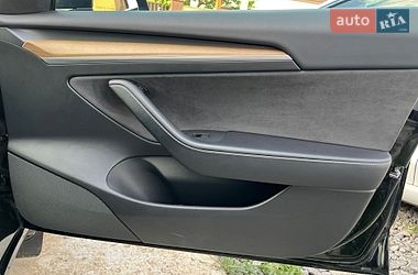 Седан Tesla Model 3 2021 в Вінниці