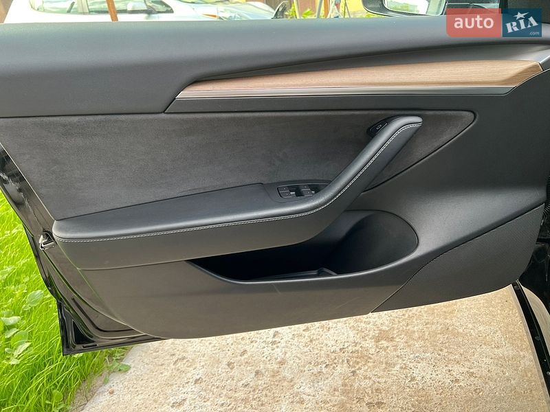 Седан Tesla Model 3 2021 в Вінниці