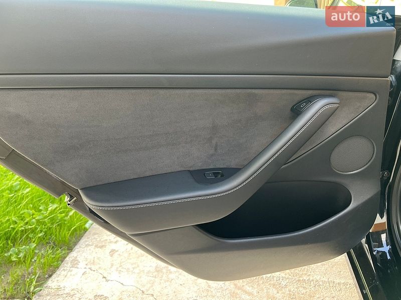 Седан Tesla Model 3 2021 в Вінниці