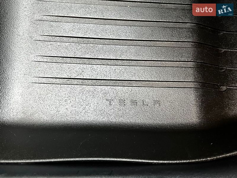 Седан Tesla Model 3 2021 в Вінниці