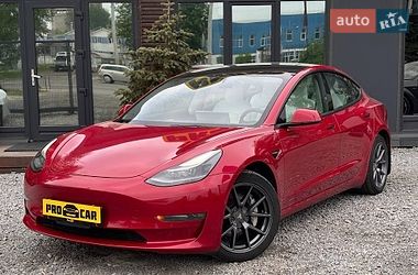 Tesla Model 3  2021