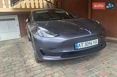 Tesla Model 3  2021