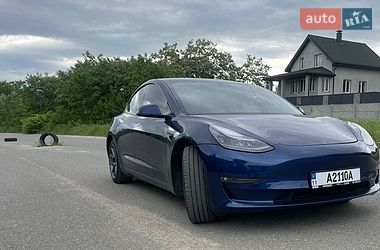 Tesla Model 3  2021