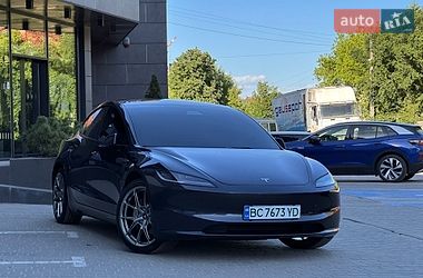 Tesla Model 3  2024