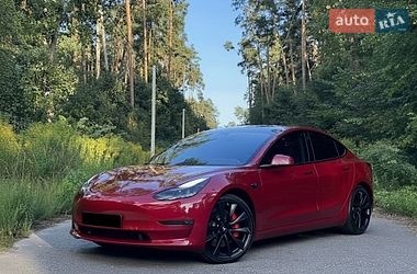 Tesla Model 3  2019