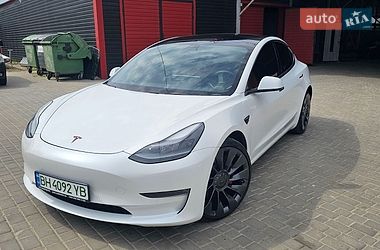 Tesla Model 3  2021