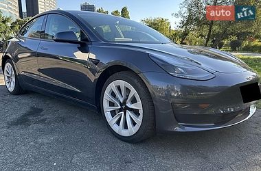 Tesla Model 3  2022