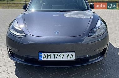 Tesla Model 3  2022