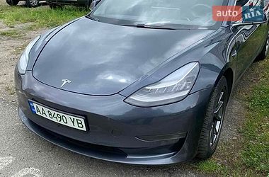 Tesla Model 3  2019