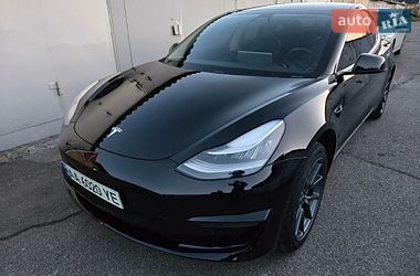 Tesla Model 3  2020