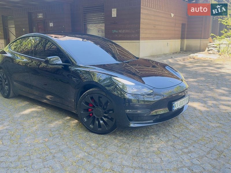 Седан Tesla Model 3 2022 в Києві