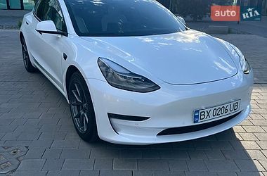 Tesla Model 3  2021