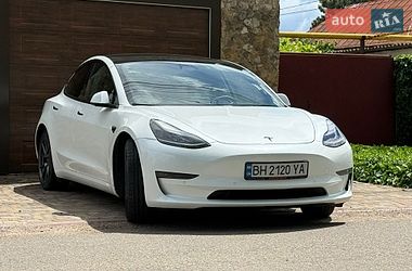 Tesla Model 3 2020
