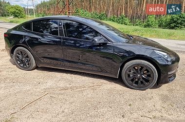 Tesla Model 3  2022