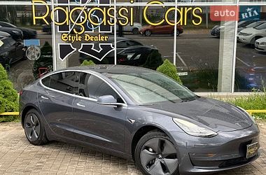 Tesla Model 3  2020