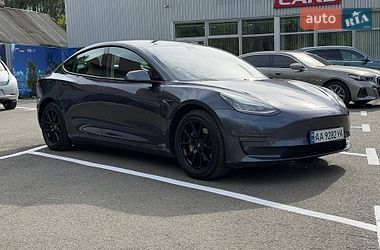 Tesla Model 3 2021