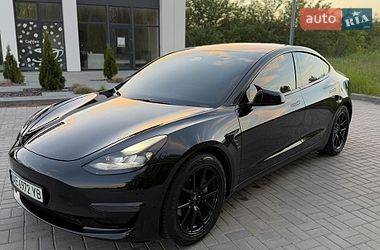 Tesla Model 3  2019