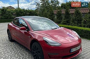 Tesla Model 3  2022