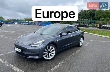 Tesla Model 3  2019