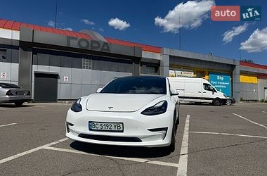 Tesla Model 3  2021