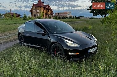 Tesla Model 3  2018