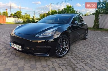Tesla Model 3  2020