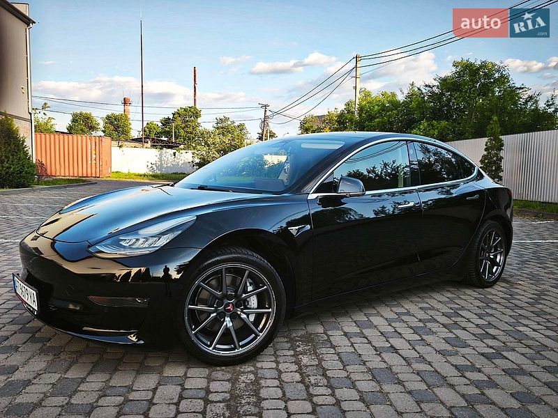 Tesla Model 3 2020