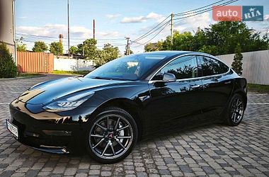 Tesla Model 3  2020