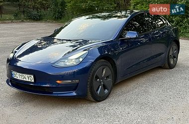 Tesla Model 3  2022