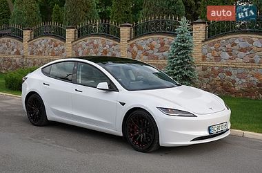 Tesla Model 3  2024