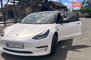Tesla Model 3  2023