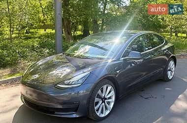 Tesla Model 3  2020