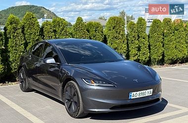 Tesla Model 3 2024