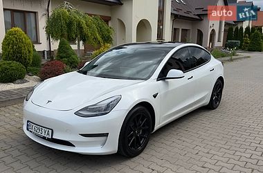 Tesla Model 3  2021