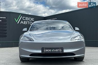 Tesla Model 3  2025